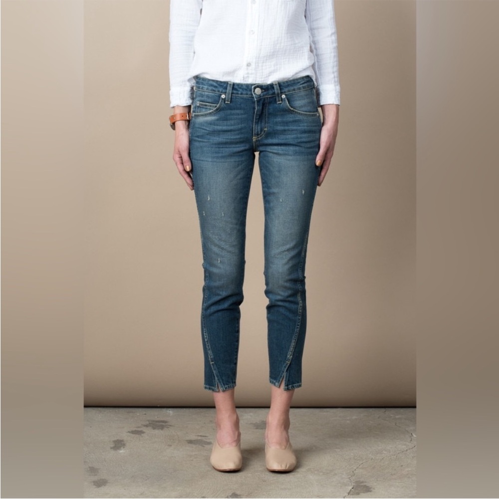 AMO Twist Jeans in Dive Bar